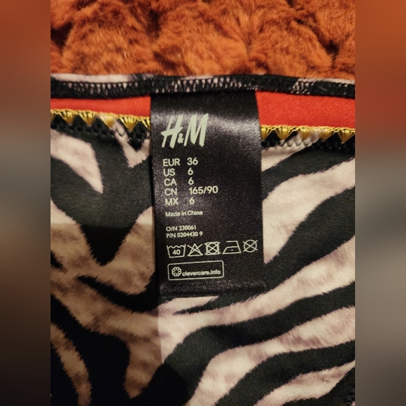 Swim suit - Picture 2 of 5